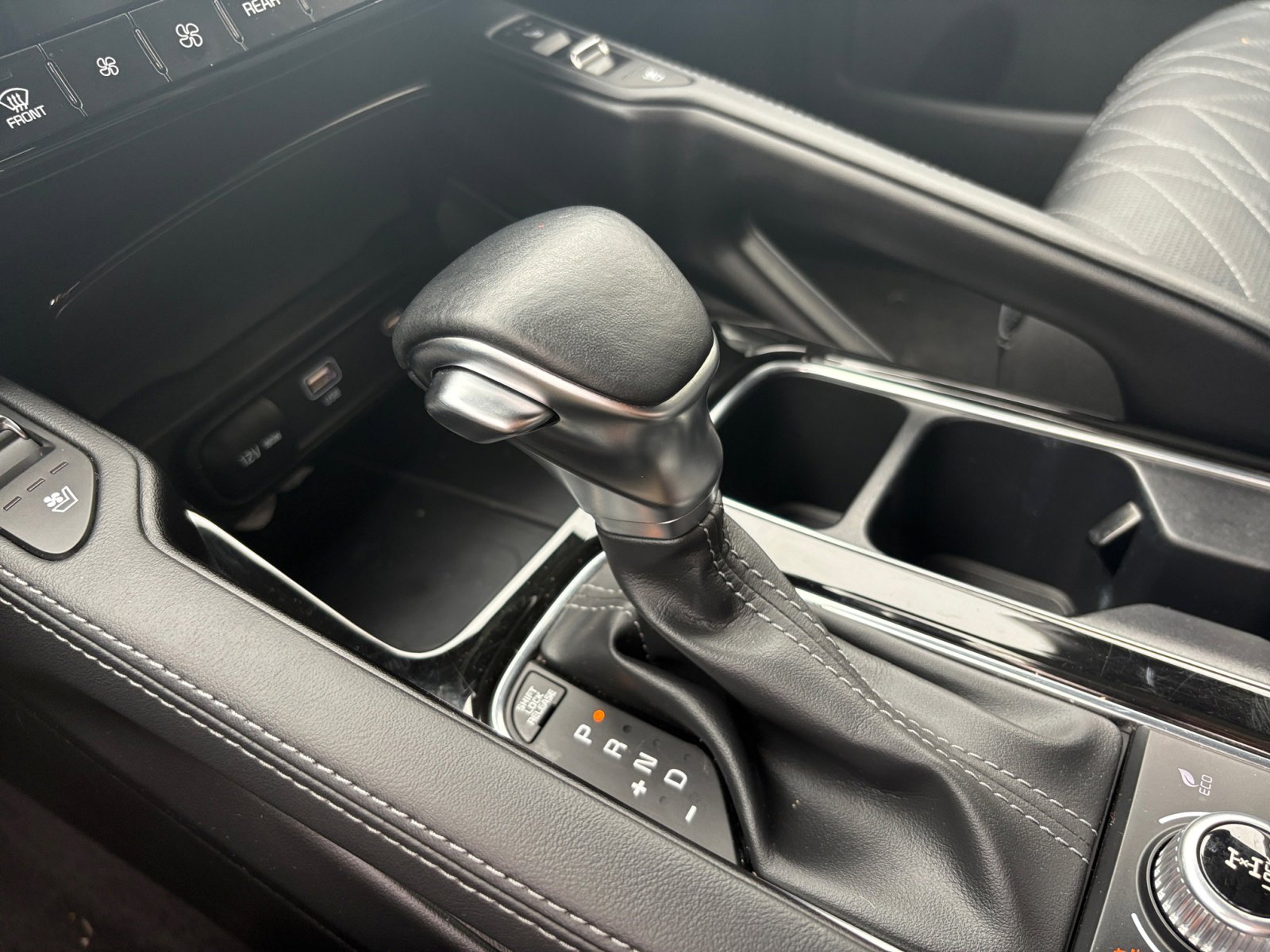 Vehicle image 25 of 48