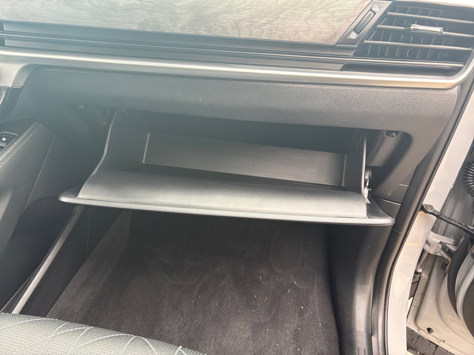 Vehicle image 41 of 48
