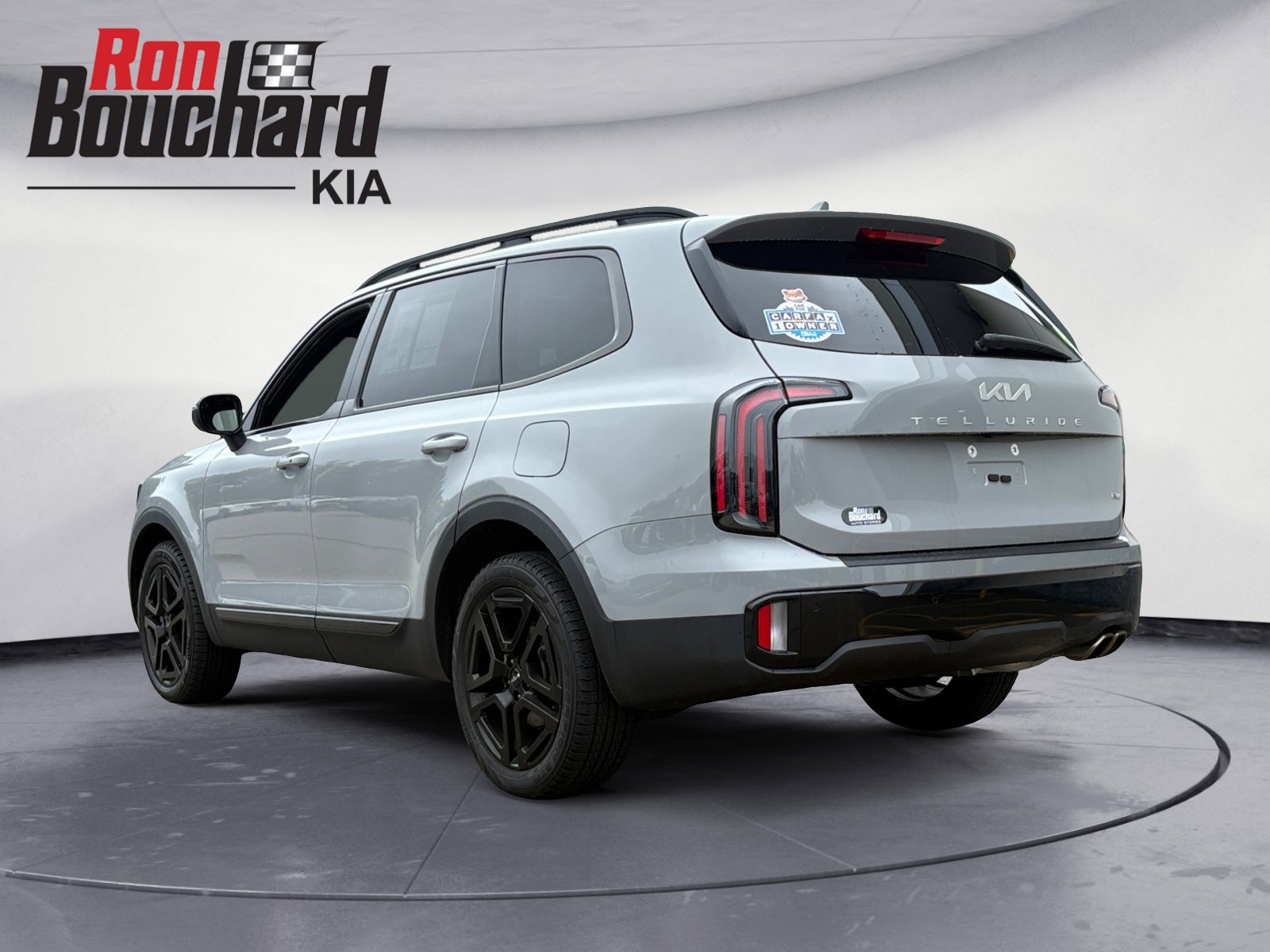 Vehicle image 4 of 48