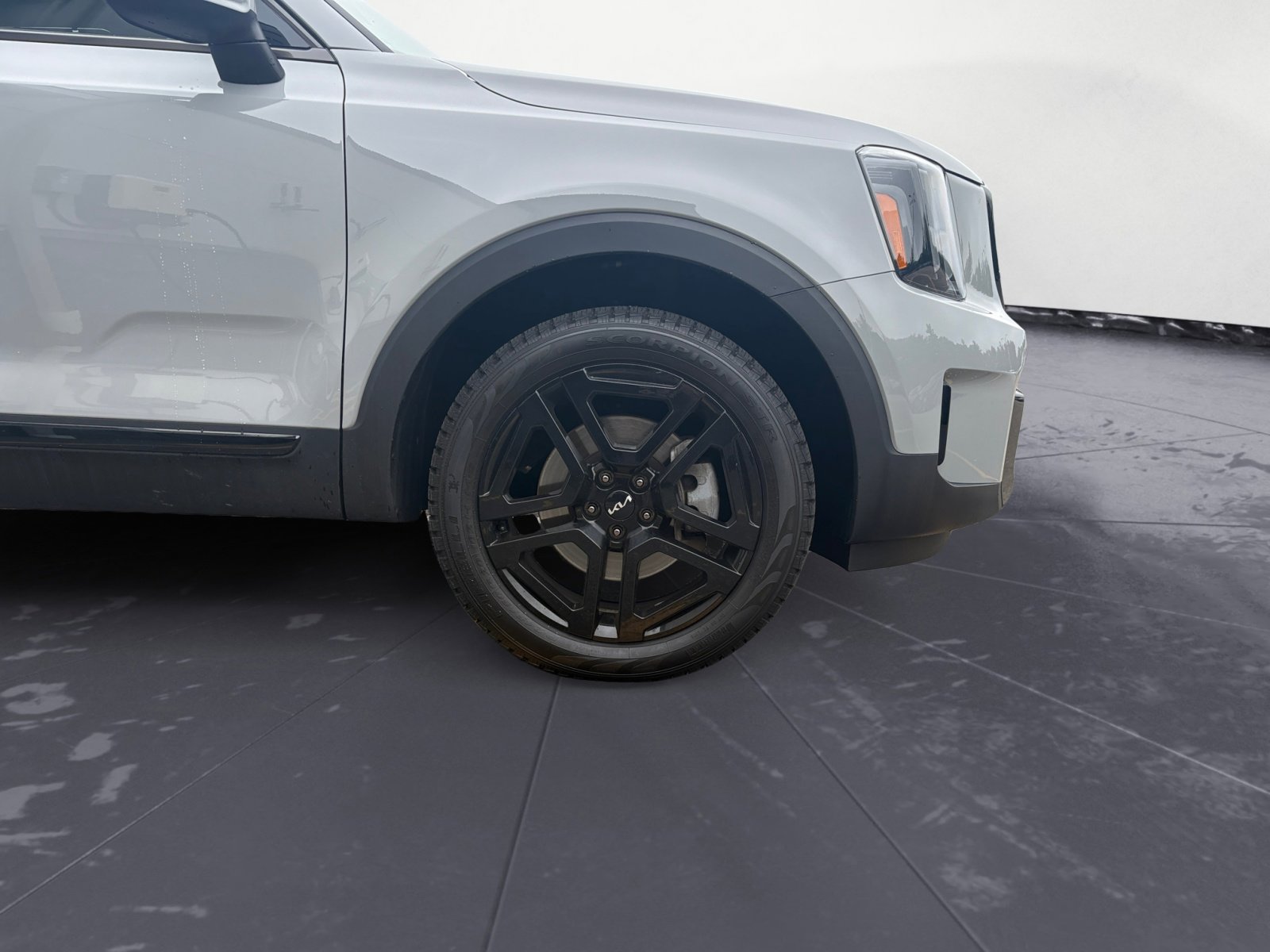 Vehicle image 11 of 48