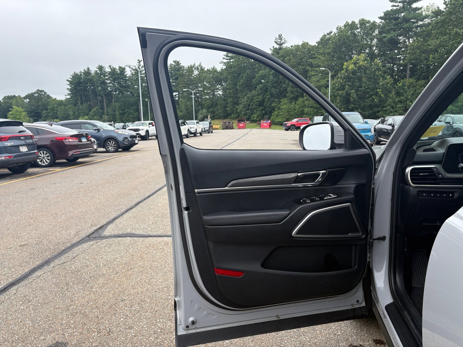 Vehicle image 17 of 48