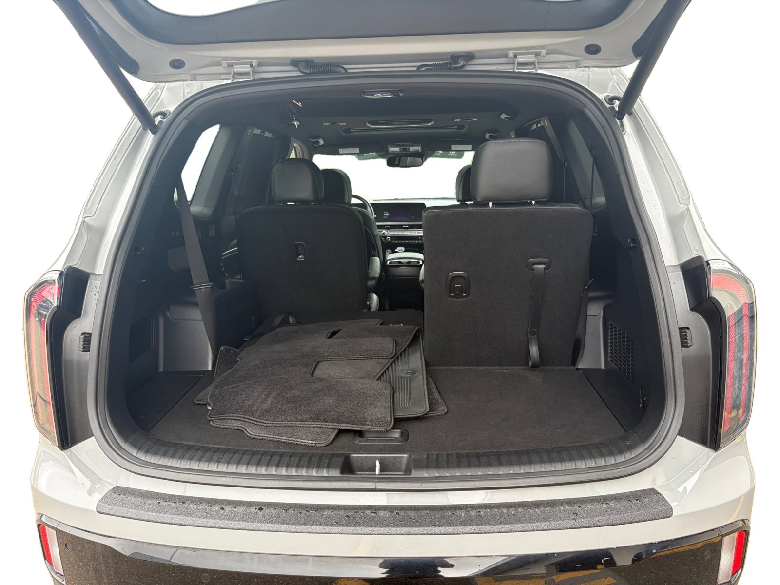 Vehicle image 12 of 48