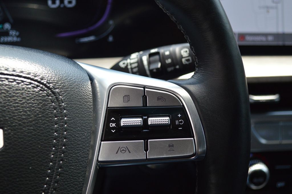 Vehicle image 39 of 51