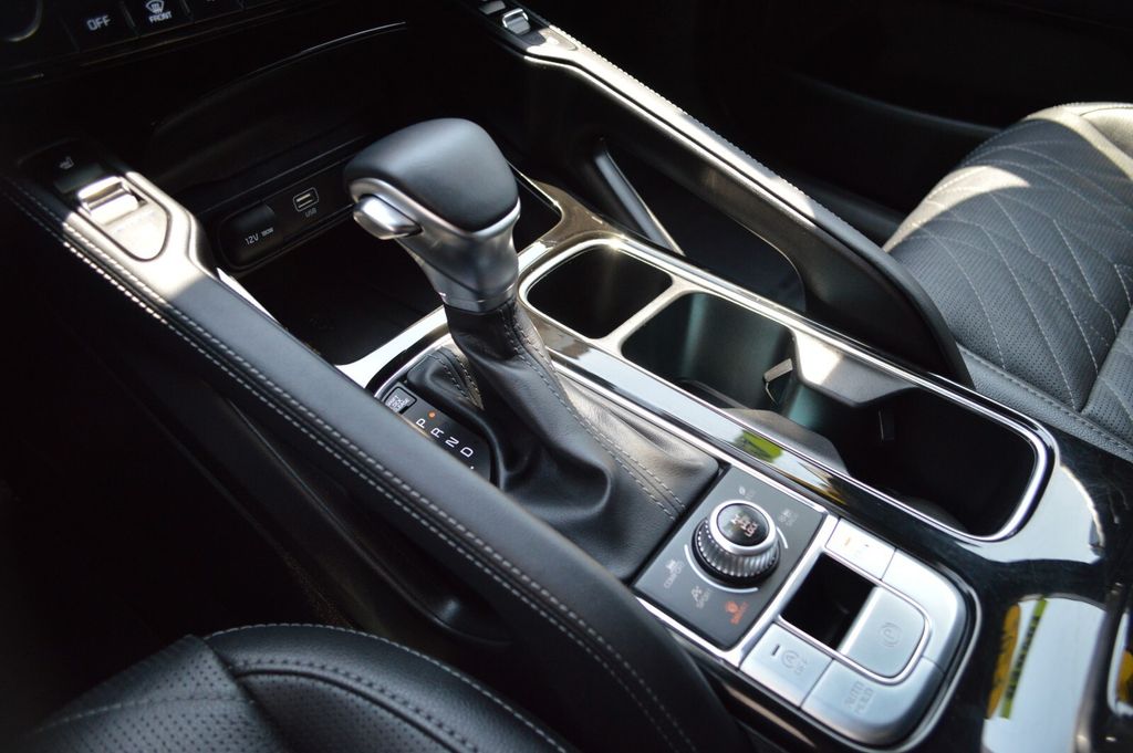 Vehicle image 43 of 51