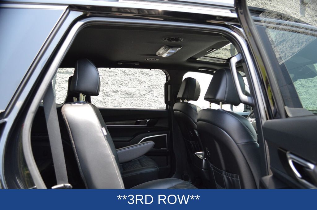 Vehicle image 22 of 51