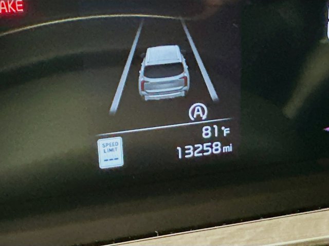 Vehicle image 8 of 20