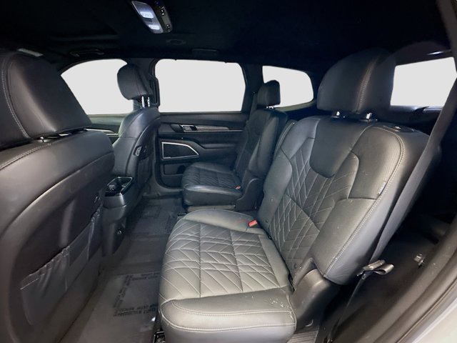Vehicle image 19 of 20