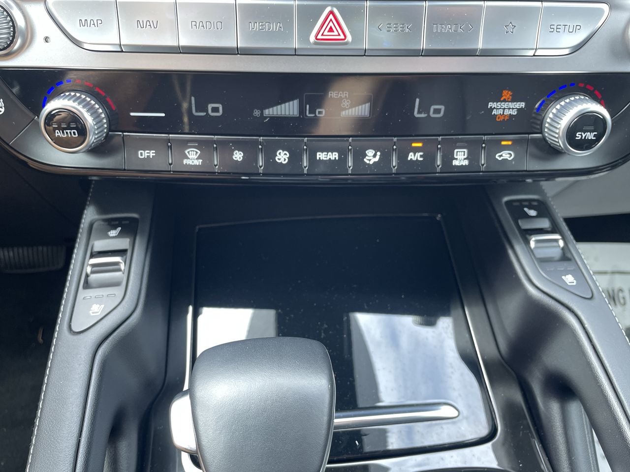 Vehicle image 17 of 23