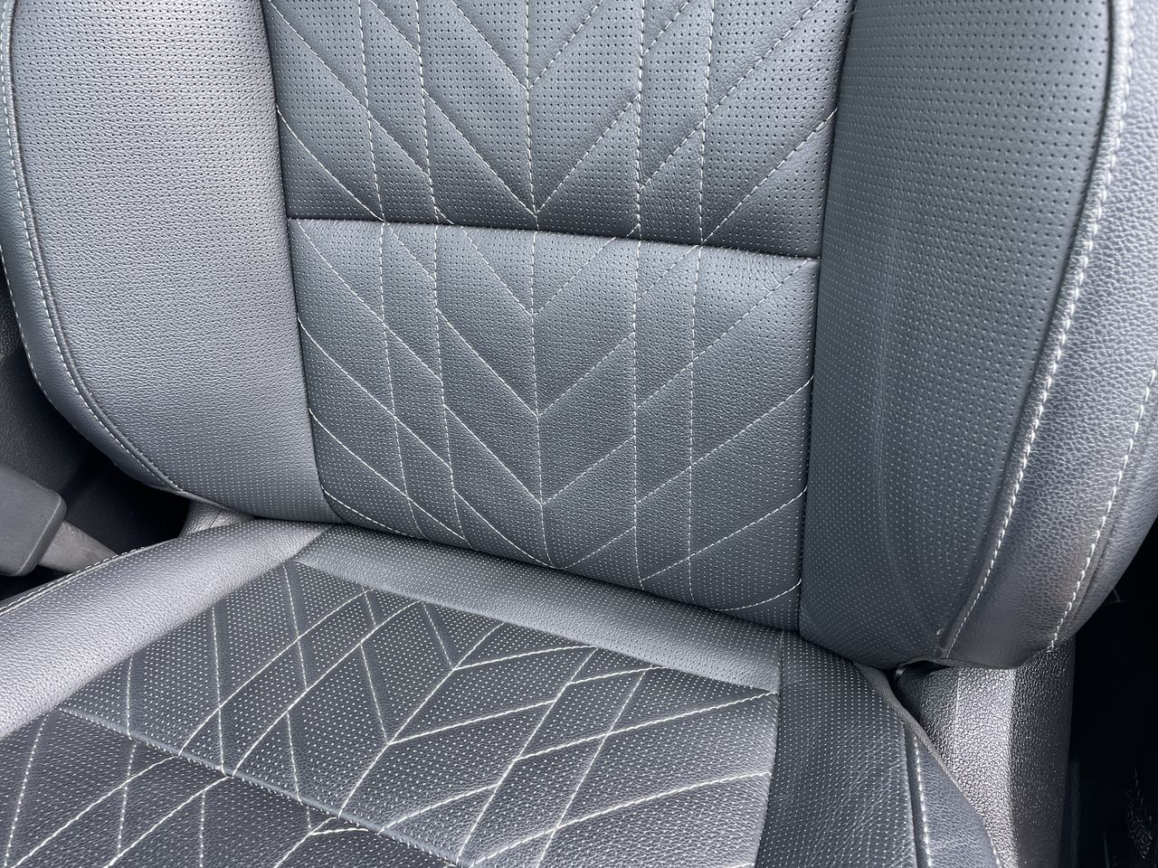 Vehicle image 20 of 23
