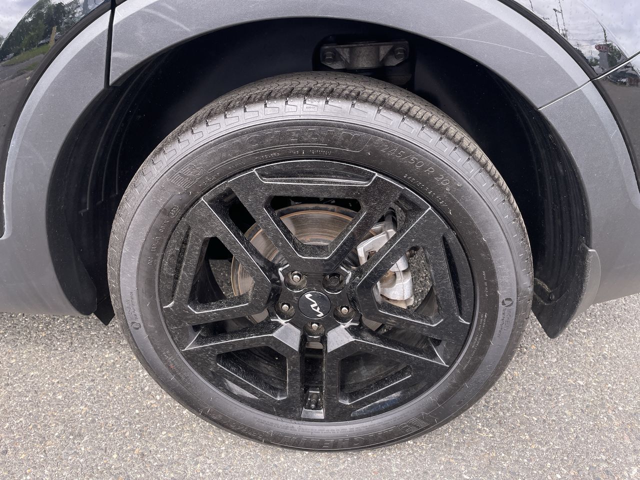 Vehicle image 10 of 23
