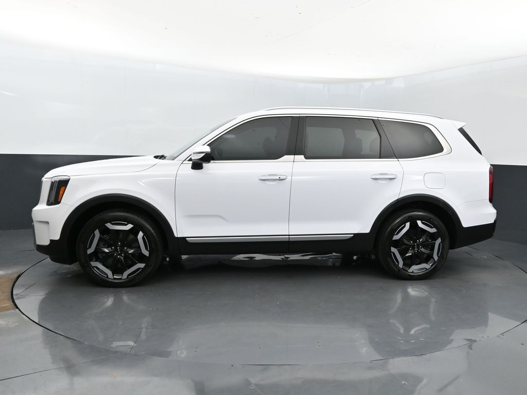 Vehicle image 27 of 57