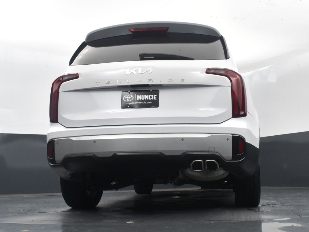 Vehicle image 22 of 57