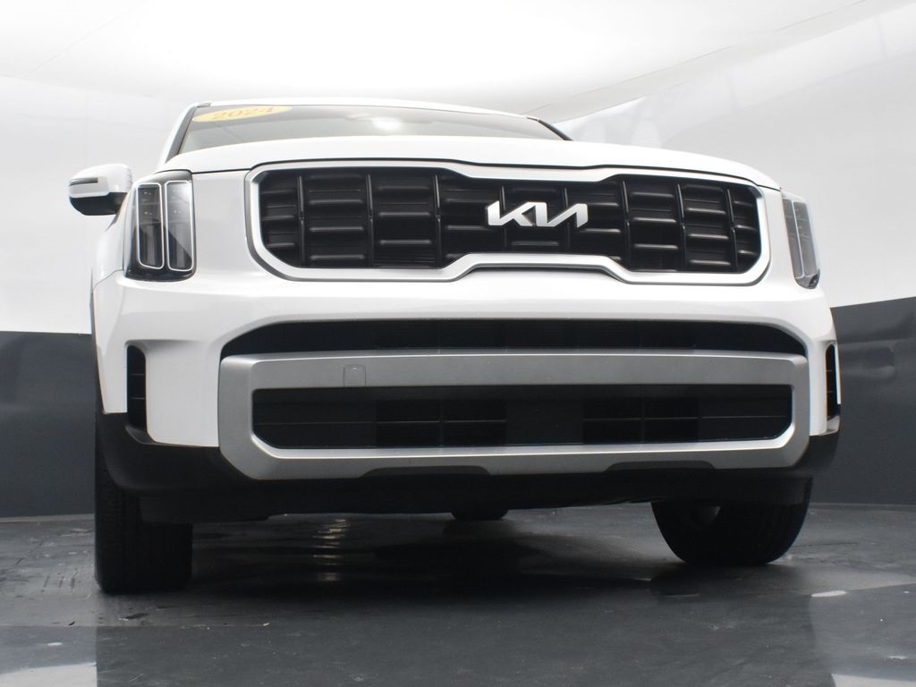 Vehicle image 5 of 57