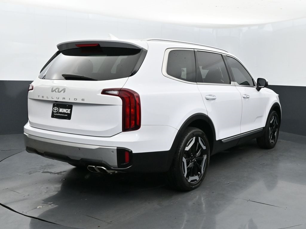 Vehicle image 15 of 57