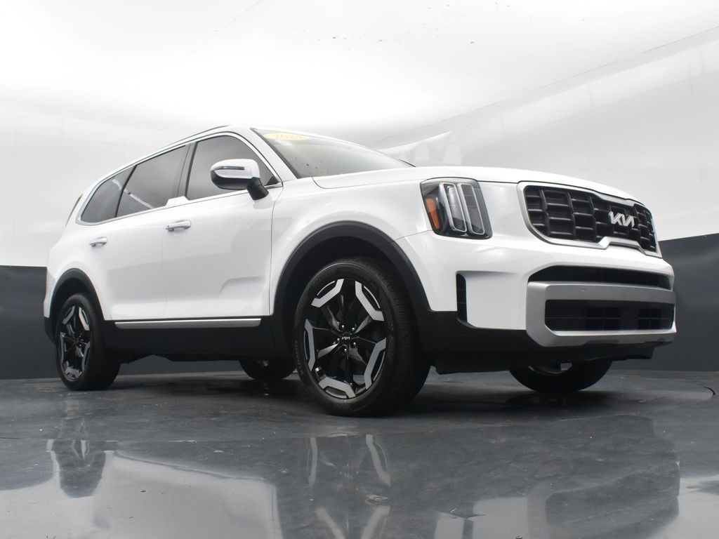 Vehicle image 2 of 57