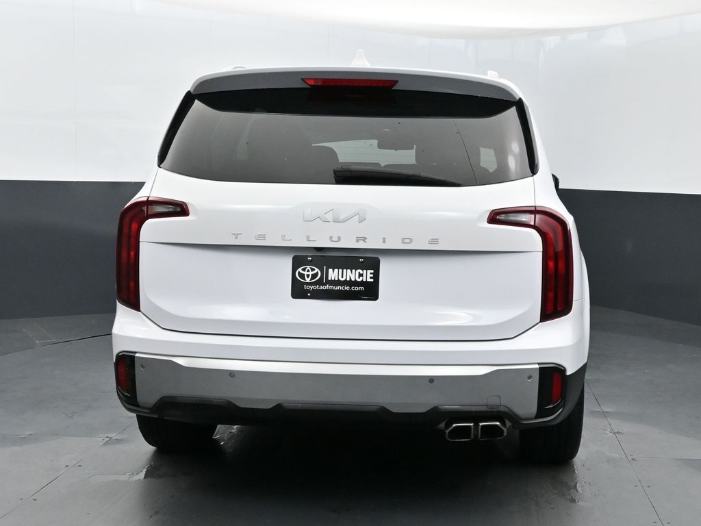 Vehicle image 20 of 57