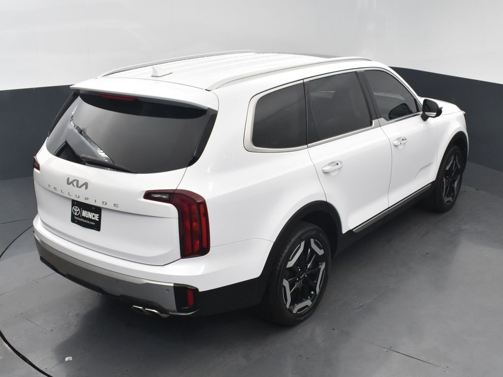 Vehicle image 14 of 57