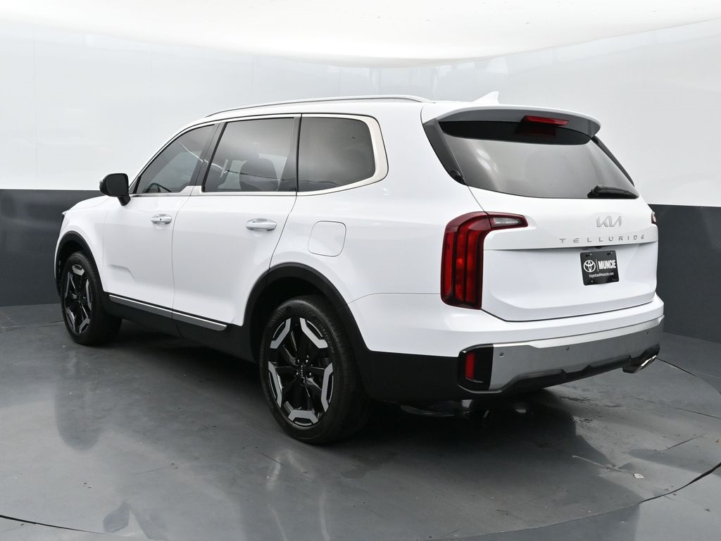 Vehicle image 24 of 57