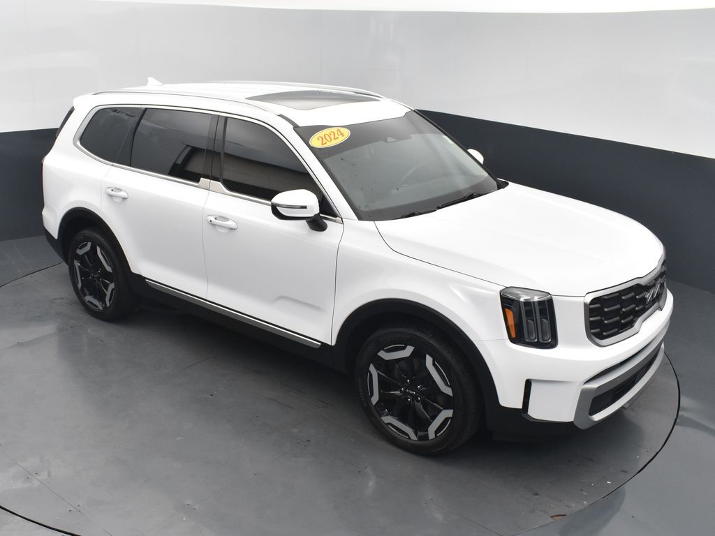 Vehicle image 7 of 57
