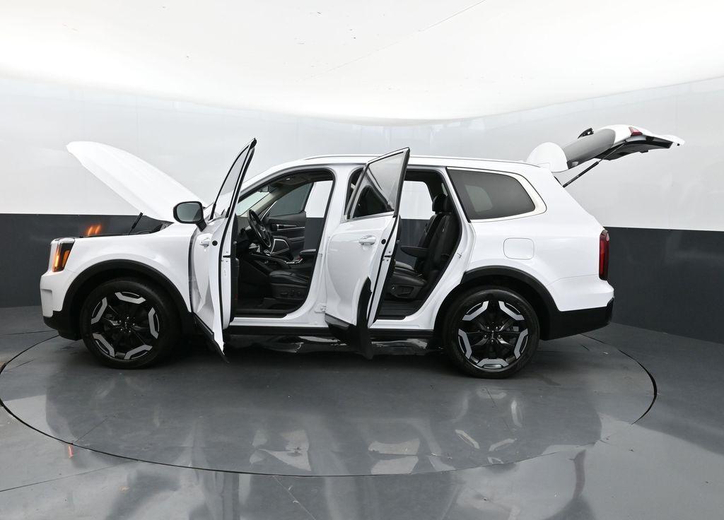 Vehicle image 29 of 57