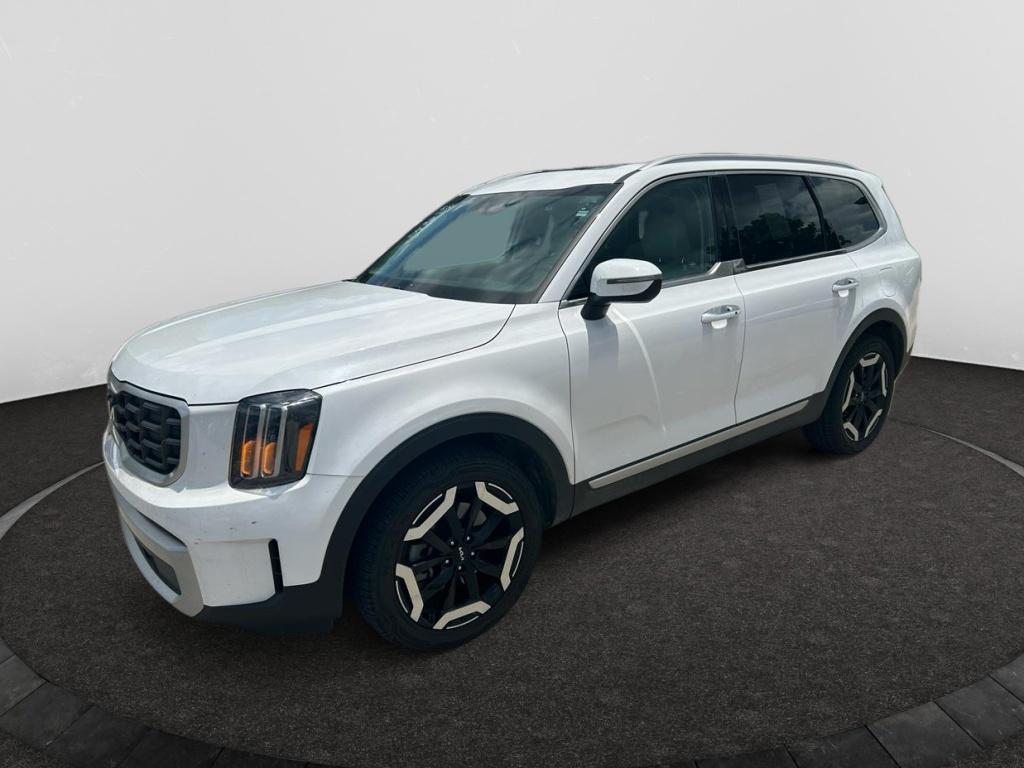 Vehicle image 1 of 16