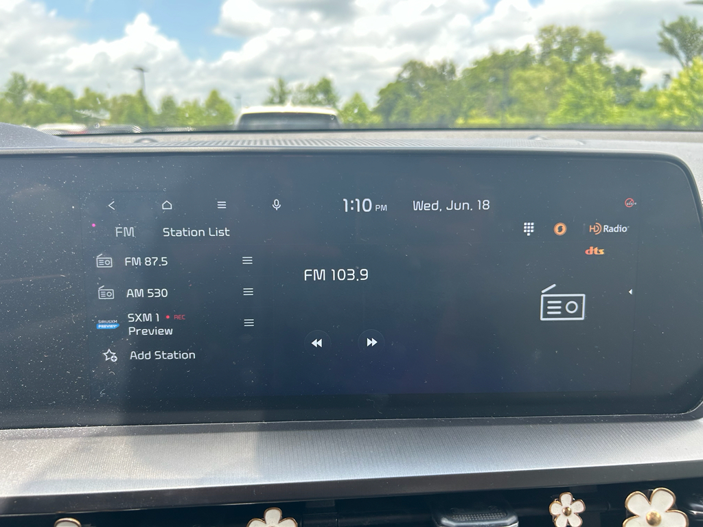 Vehicle image 14 of 16