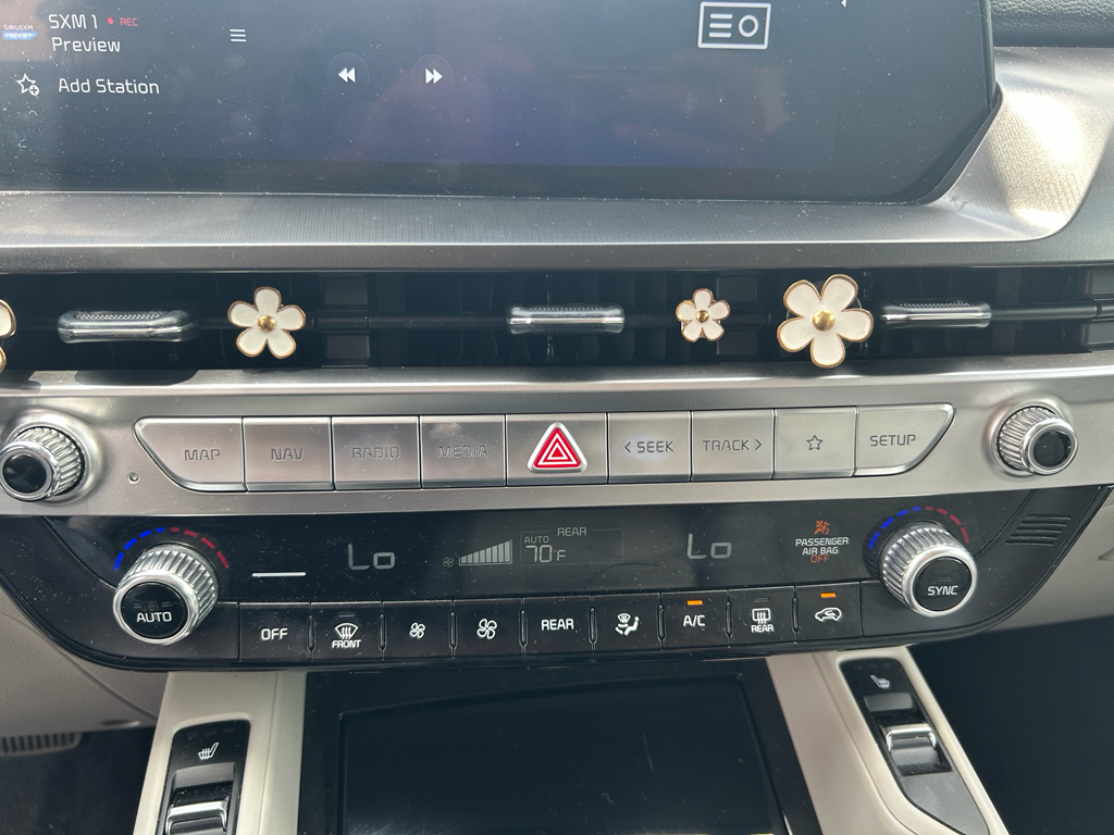 Vehicle image 13 of 16