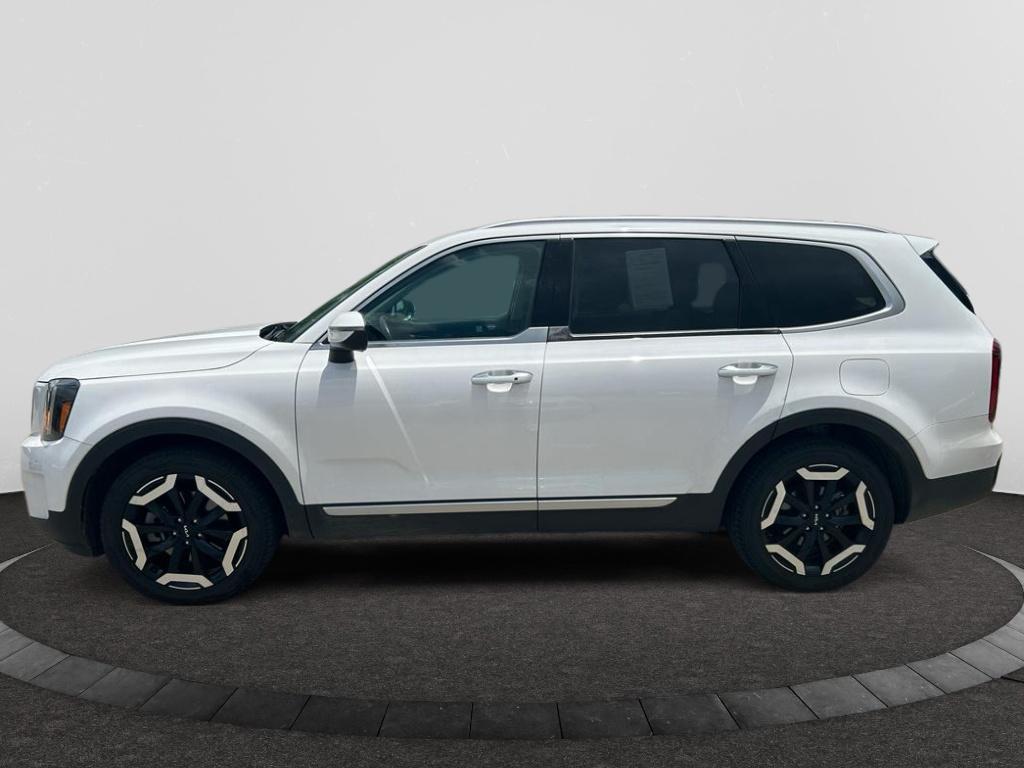 Vehicle image 7 of 16