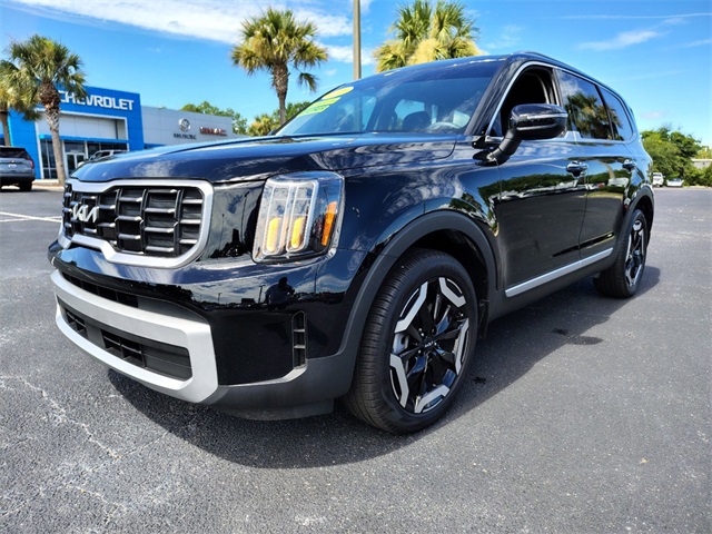 Vehicle image 8 of 36