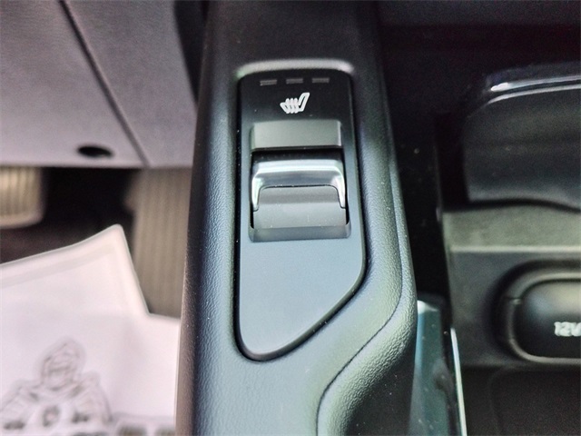 Vehicle image 26 of 36