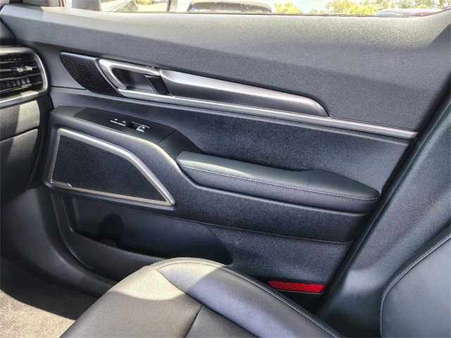 Vehicle image 18 of 36