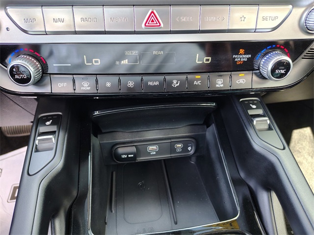 Vehicle image 25 of 36