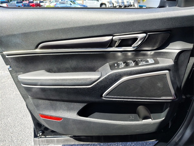 Vehicle image 29 of 36