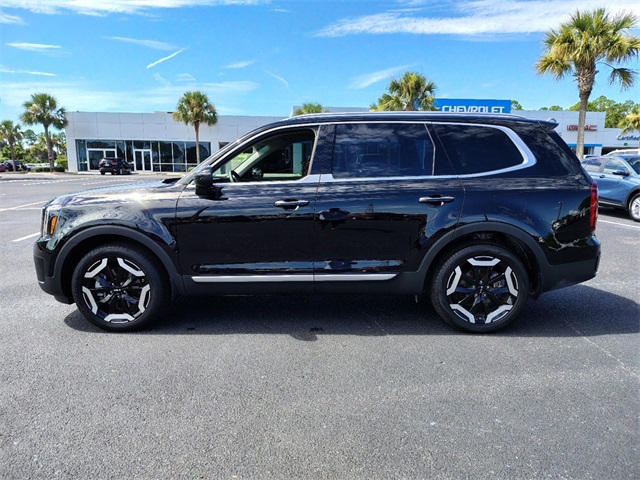 Vehicle image 7 of 36