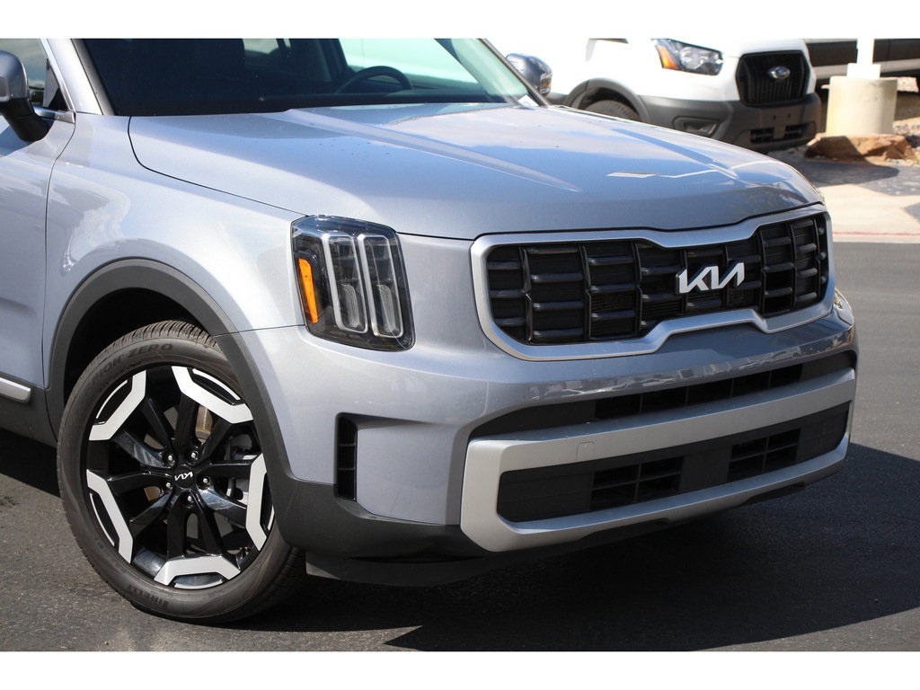 Vehicle image 4 of 35