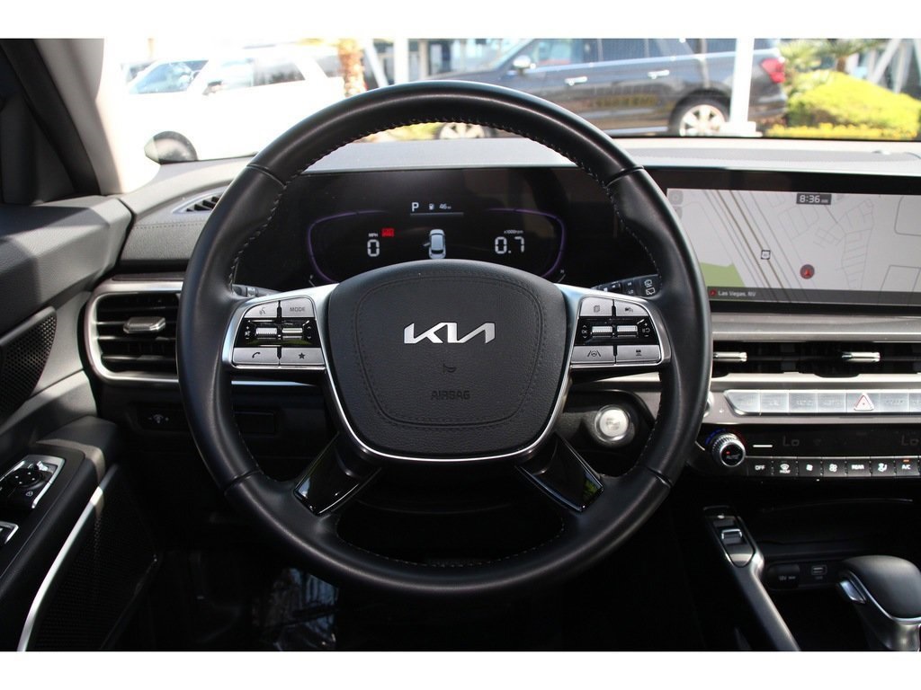 Vehicle image 14 of 35