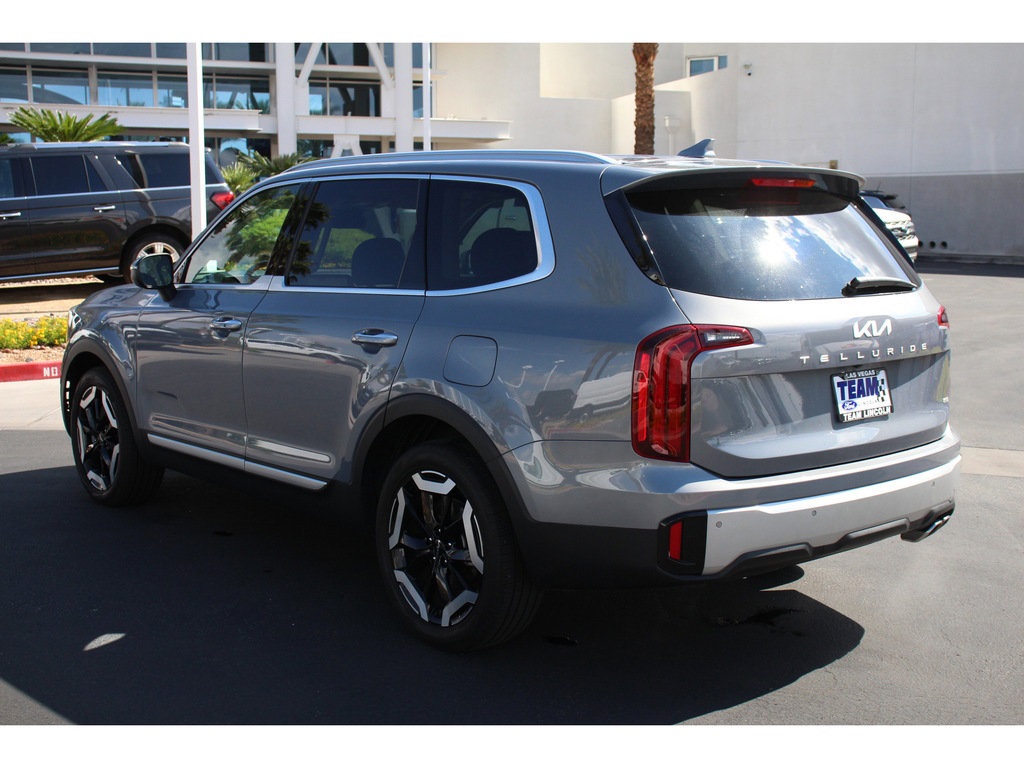 Vehicle image 8 of 35