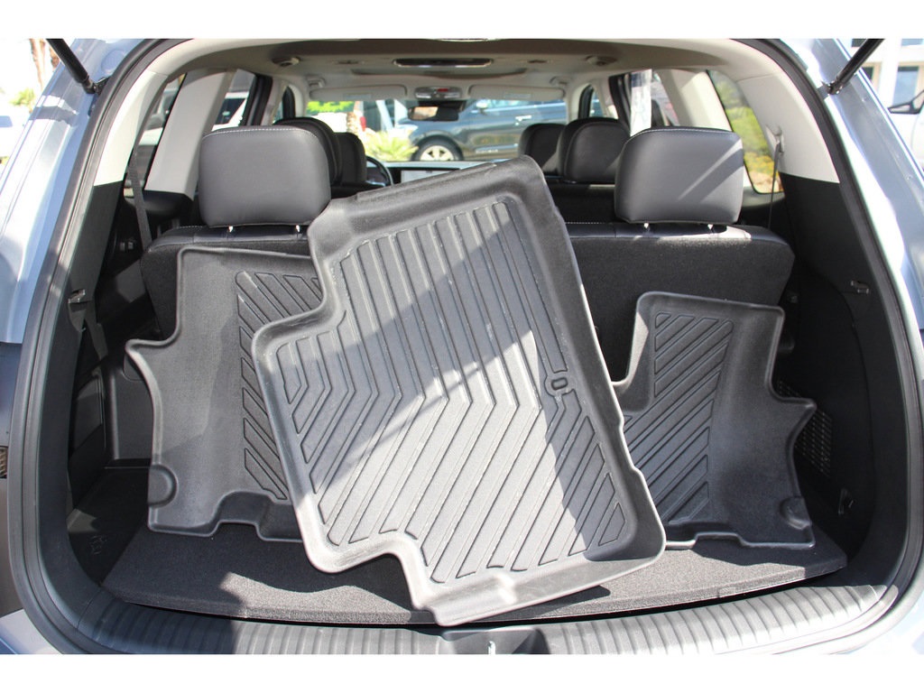 Vehicle image 25 of 35