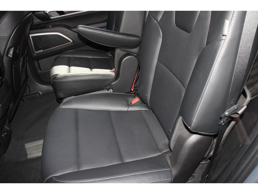 Vehicle image 22 of 35