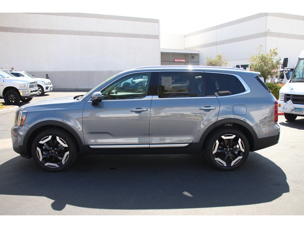 Vehicle image 9 of 35