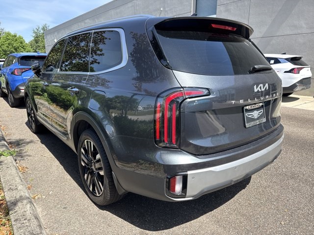 Vehicle image 5 of 9