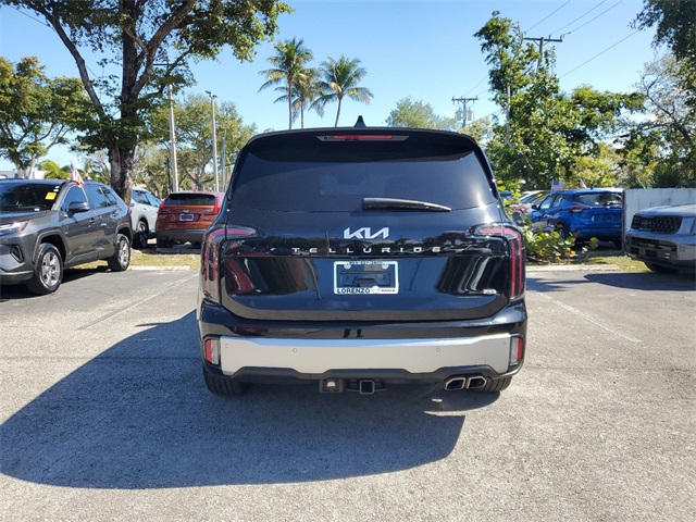 Vehicle image 4 of 28