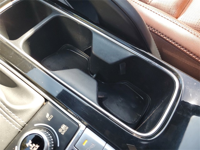 Vehicle image 24 of 28