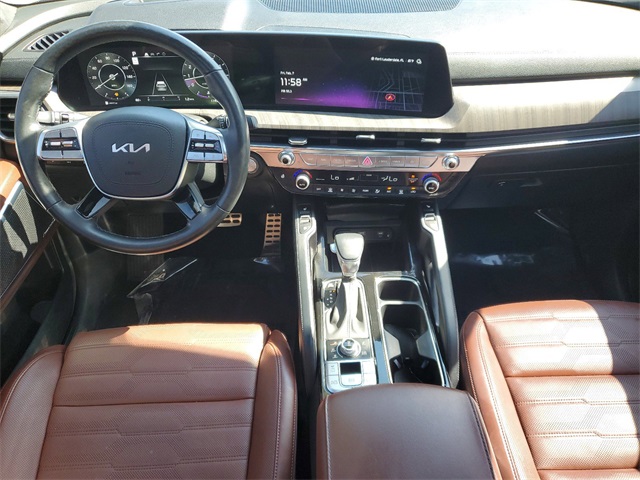 Vehicle image 15 of 28