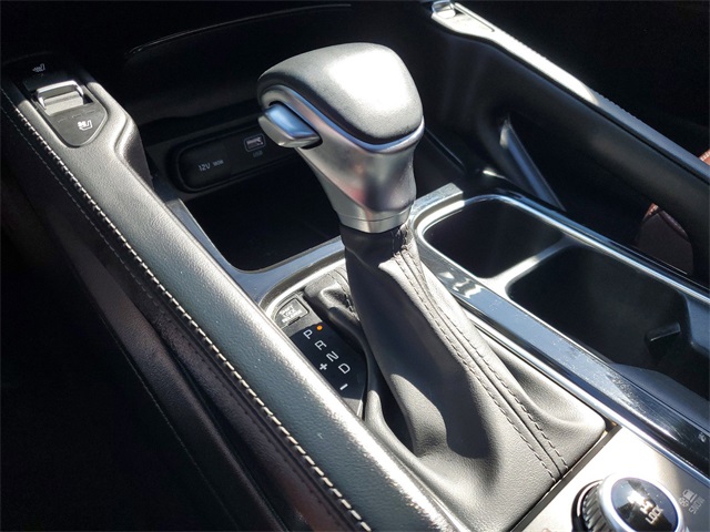 Vehicle image 22 of 28