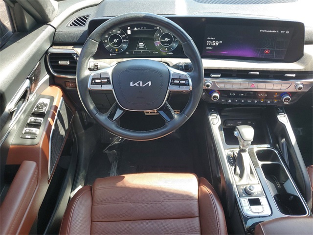 Vehicle image 16 of 28