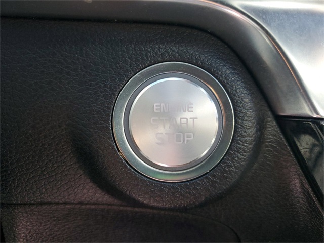 Vehicle image 20 of 28