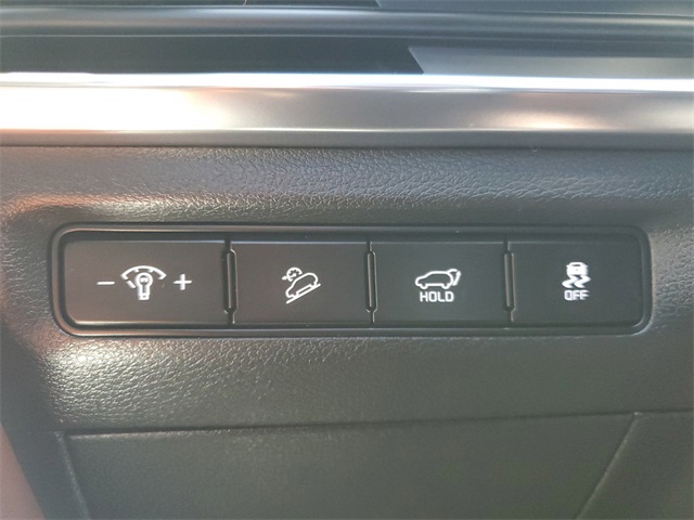 Vehicle image 25 of 28