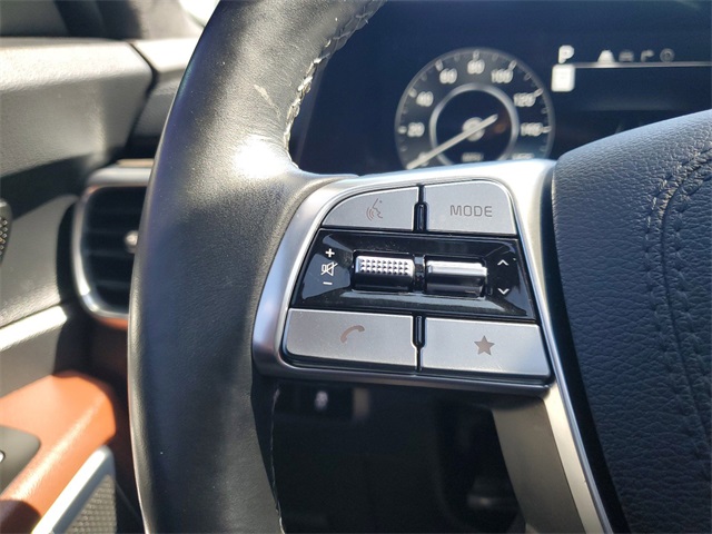 Vehicle image 18 of 28