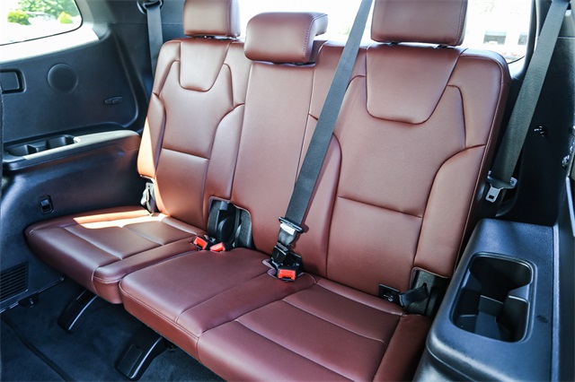 Vehicle image 13 of 27